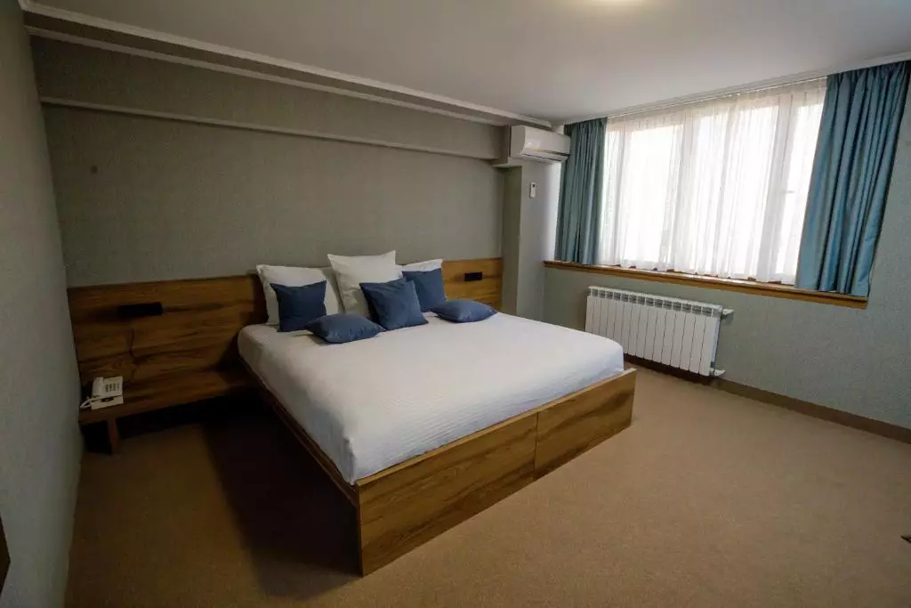 Shirak Hotel